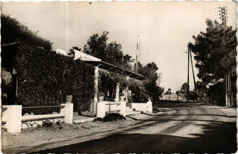 Carte postale ancienne Aiguebelle - Un Quartier