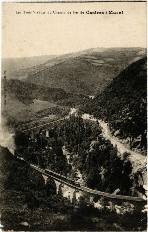 Carte postale ancienne Les Trois Viaduc du Chemin de fer de Castre a Murat