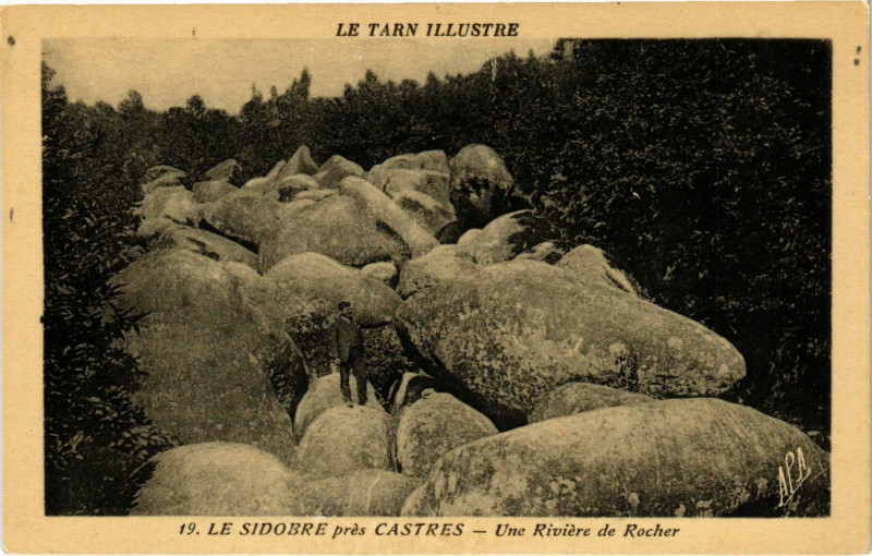 Carte postale ancienne Le Sidobre pres Castres - Une Riviere de Rocher à Castres