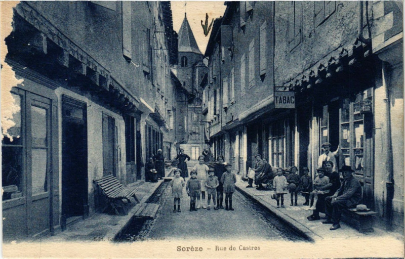 Carte postale ancienne Soreze - Rue de Castres à Sorèze