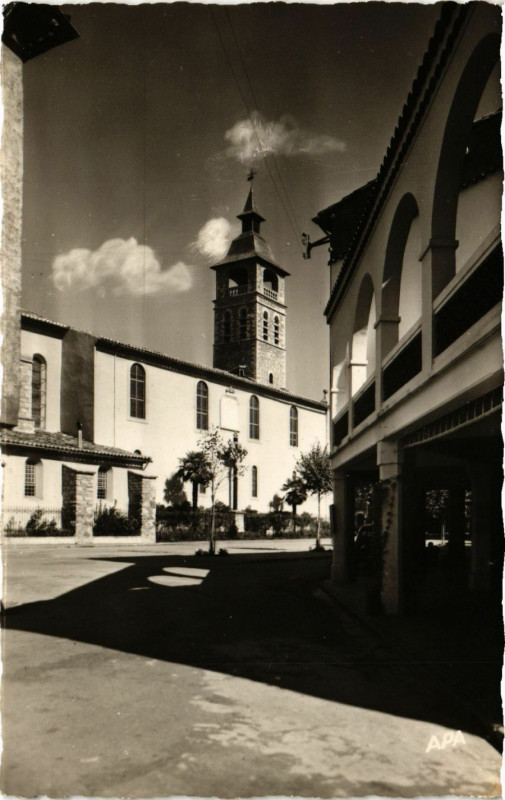 Carte postale ancienne Realmont - L'Eglise à Réalmont
