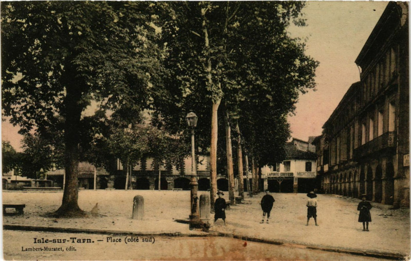 Carte postale ancienne Isle-sur-Tarn - Place
