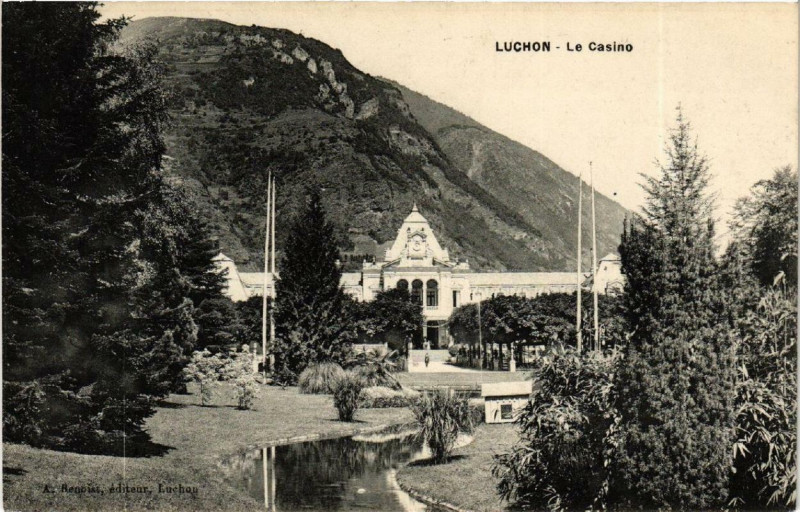 Carte postale ancienne Luchon Le Casino