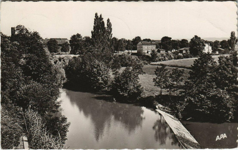 Carte postale ancienne Montesquieu-Volvestre - Un coin de l'Arize à Montesquieu-Volvestre