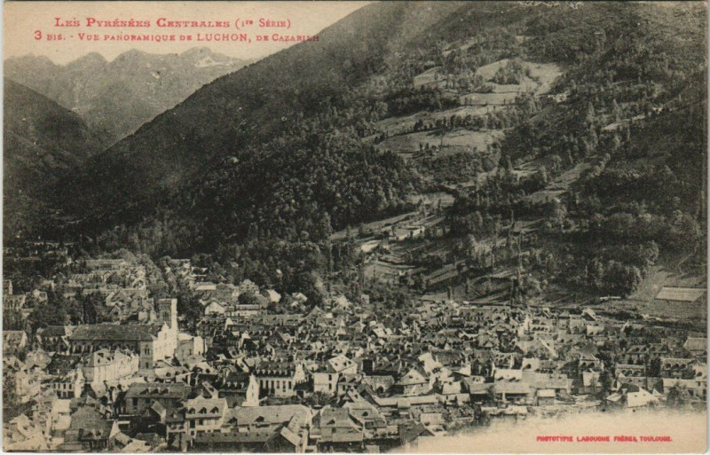 Carte postale ancienne Vue panoramique de Luchon