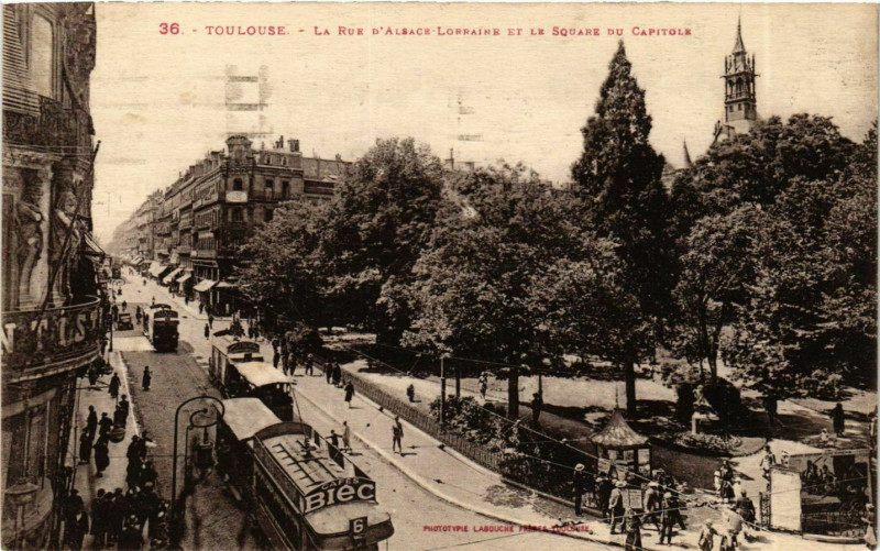 Carte postale ancienne Toulouse Rue D'Alsace Square Capitole à Toulouse