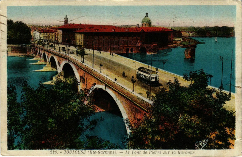 Carte postale ancienne Toulouse Le Pont de Pierre sur la Garonne à Toulouse