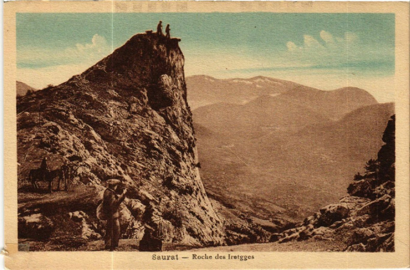 Carte postale ancienne Saurat - Roche des Iratgges