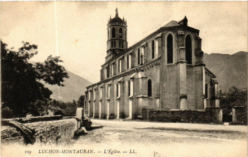 Carte postale ancienne Luchon-Montauban - L'Eglise