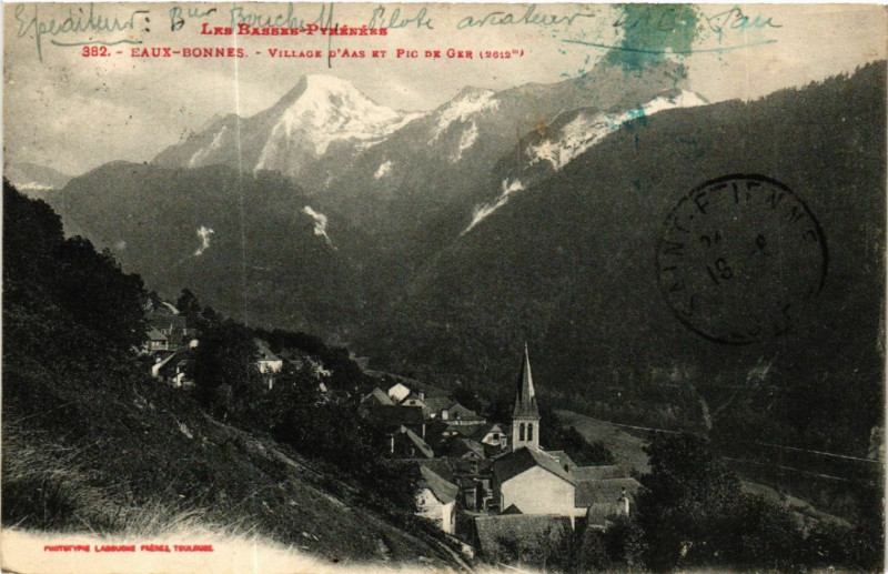 Carte postale ancienne Eaux-Bonnes - Village d'Arc et Pic de Ger (2612 m)