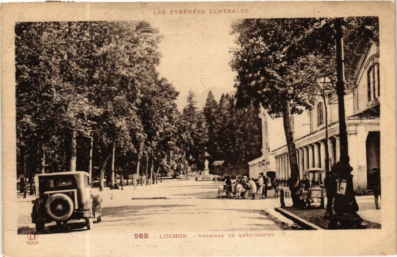 Carte postale ancienne Luchon - Thermes et Quinconces