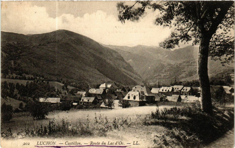 Carte postale ancienne Luchon - Castillon - Route du Lac d'Or