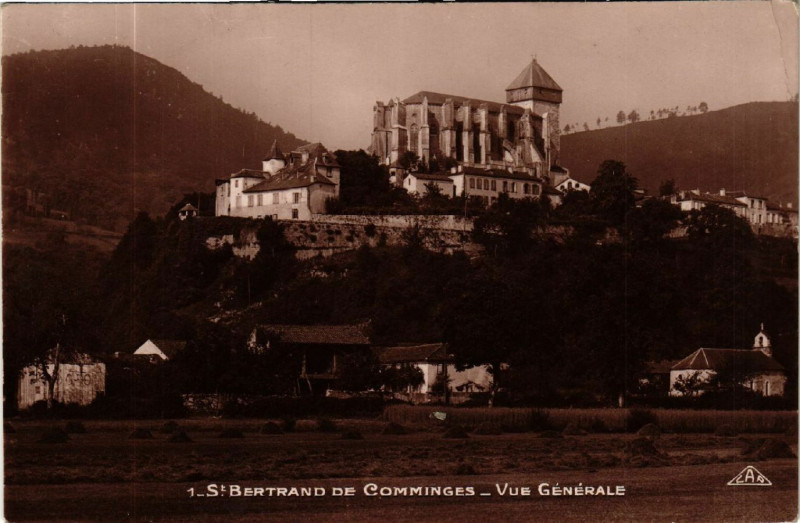 Carte postale ancienne Saint-Bertrand de Comminges - Vue générale à Saint-Bertrand-de-Comminges