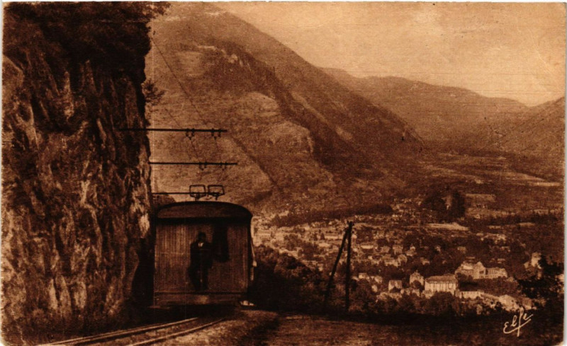 Carte postale ancienne Luchon - Chemin de Fer a Crémaillere vers sur Luchon