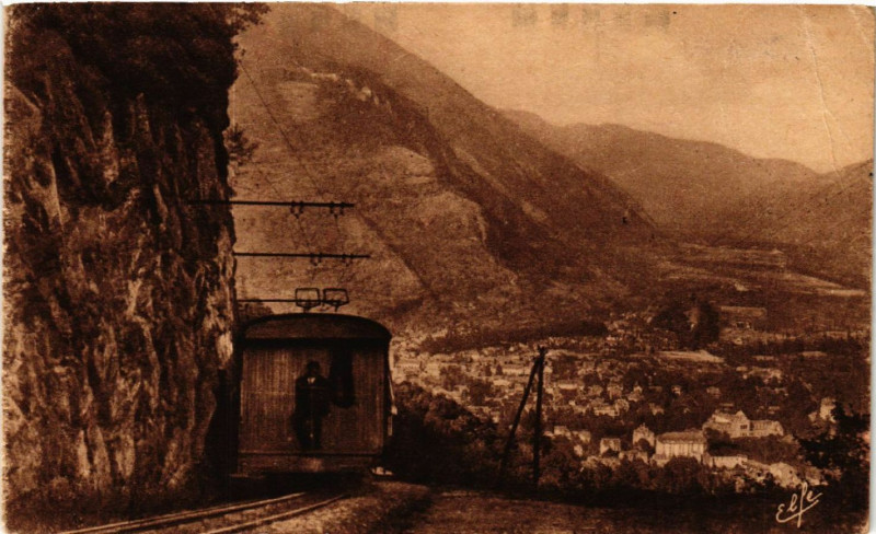 Carte postale ancienne Luchon - Chemin de Fer a Crémaillere vers sur Luchon