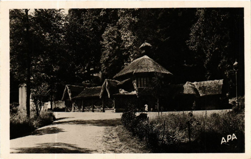 Carte postale ancienne Les Pyrénées Illustrées - Luchon - La Buvette du Parc