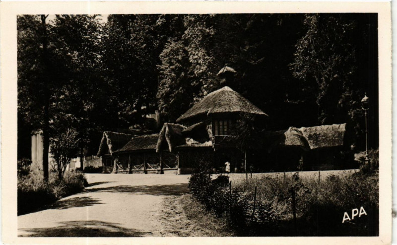 Carte postale ancienne Les Pyrénées Illustrées - Luchon - La Buvette du Parc