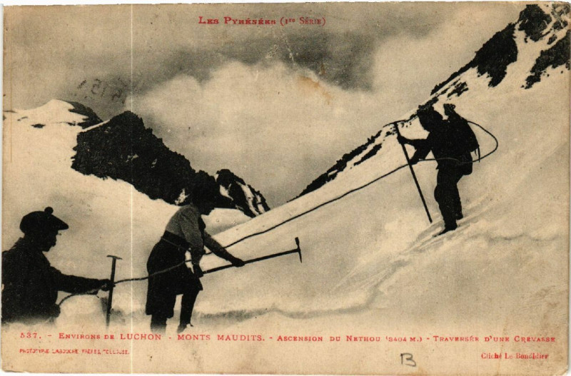 Carte postale ancienne Env. de Luchon - Montrs-Maudits-Acsension de Netou (3404 m)