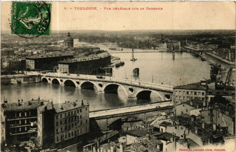 Carte postale ancienne Toulouse - Vue générale sur la Garonne à Toulouse
