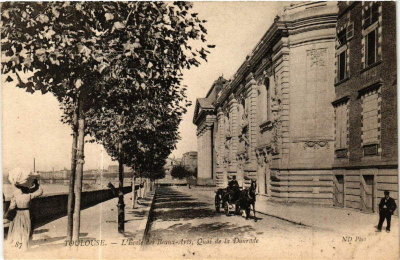 Carte postale ancienne Toulouse - L'Ecole des Beaux-arts Quai de la Daurade à Toulouse