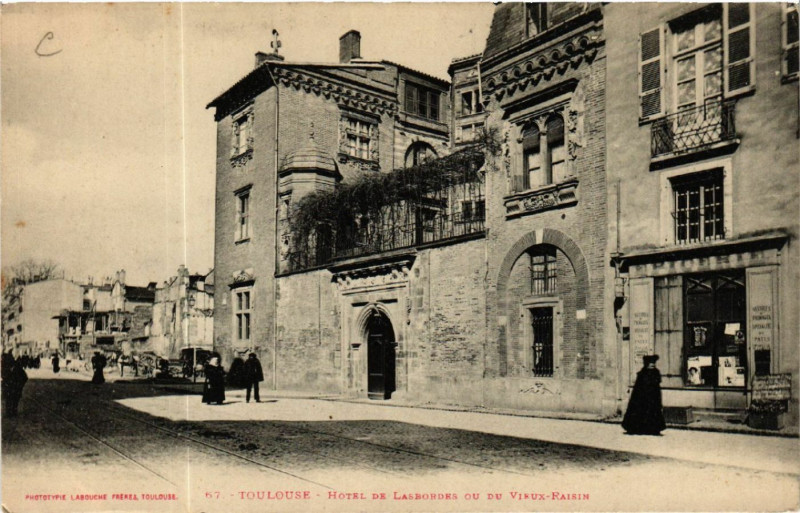 Carte postale ancienne Toulouse - Hotel de Lasbordes ou Vieux-Raisin à Toulouse