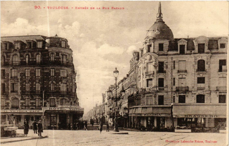 Carte postale ancienne Toulouse - Entrée de la Rue Bayard à Toulouse