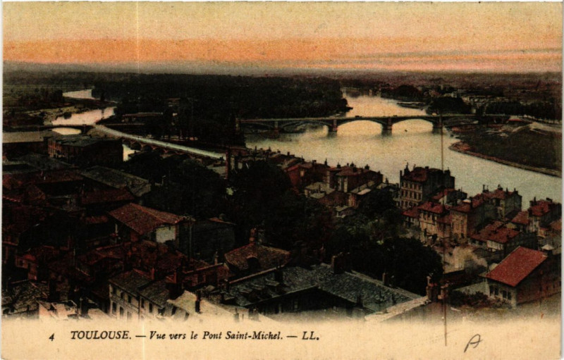 Carte postale ancienne Toulouse - Vue vers le Pont Saint-Michel à Toulouse