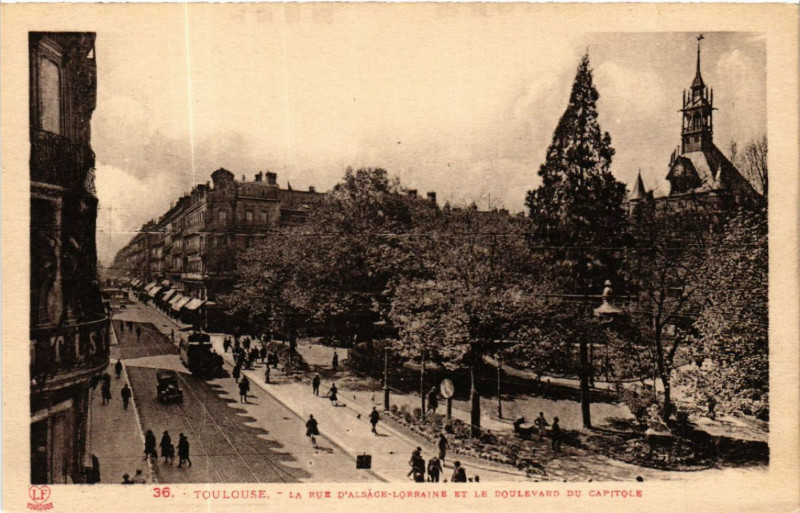 Carte postale ancienne Toulouse - La Rue d'Alsace-Lorraine et le Boulevard du Capitole à Toulouse