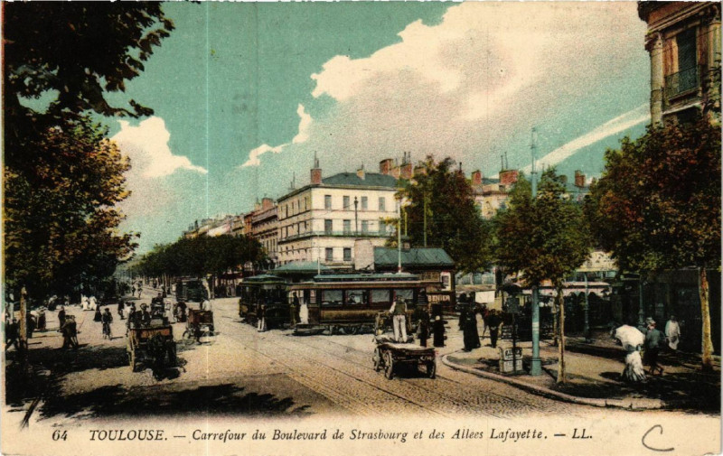 Carte postale ancienne Toulouse - Carrefour du Boulevard de Strasbourg et des Allées à Toulouse