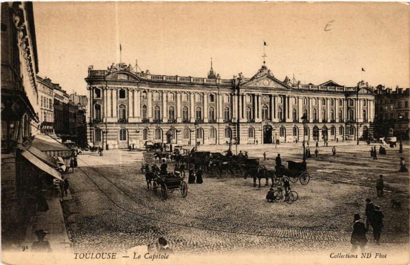 Carte postale ancienne Toulouse - Le Capitole à Toulouse