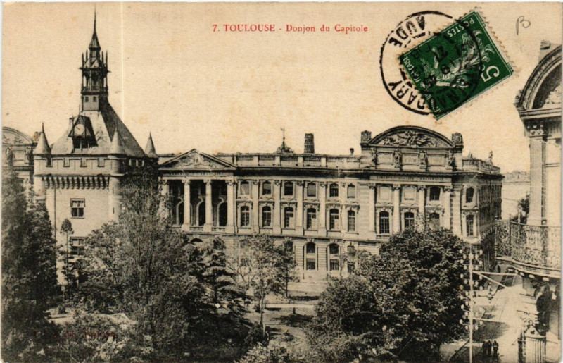 Carte postale ancienne Toulouse - Donjon du Capitole à Toulouse