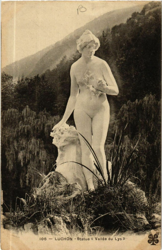 Carte postale ancienne Luchon - Statue Vallée du Lys