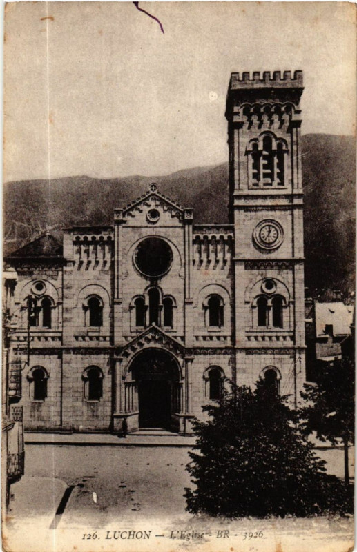 Carte postale ancienne Luchon - L'Eglise