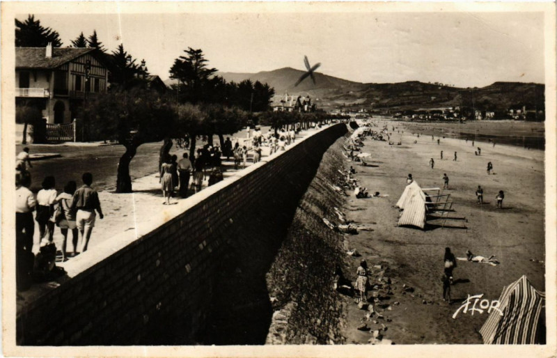 Carte postale ancienne Hendaye (Basses-Pyrénées) - La Blage et le Promenade