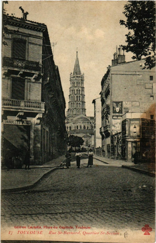 Carte postale ancienne Toulouse - Rue Saint-Bernard. Quartier Saint-Sernin à Toulouse