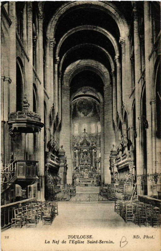 Carte postale ancienne Toulouse - La Nef de l'Eglise Saint-Sernin à Toulouse