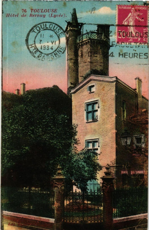 Carte postale ancienne Toulouse - Hotel de Bernuy (Lycée) à Toulouse