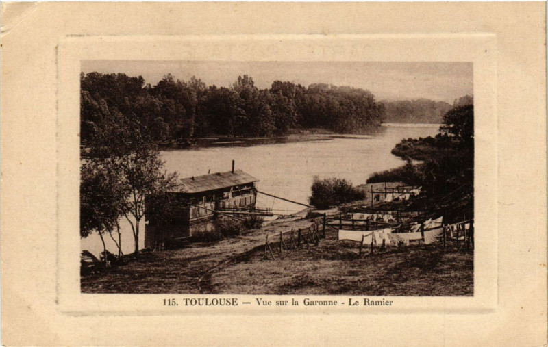 Carte postale ancienne Toulouse - Vue sur la Garonne - Le Ramier à Toulouse