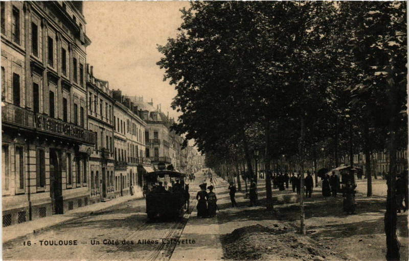 Carte postale ancienne Toulouse - Un Coté des Allées Lafayette à Toulouse