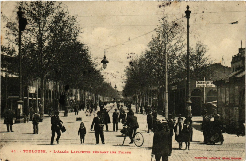Carte postale ancienne Toulouse - L'Allée Lafayette Pendant les Foires à Toulouse