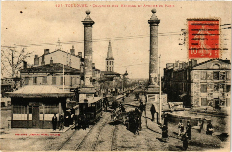 Carte postale ancienne Toulouse - Colonnes des Minimes et Avenue de Paris à Toulouse