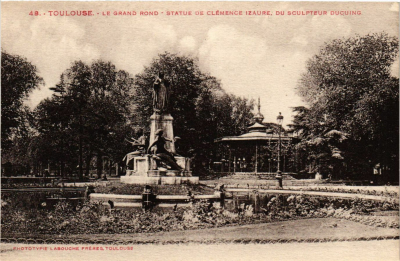 Carte postale ancienne Toulouse - Le Grand Rond Statue de Clemence Izaure à Toulouse