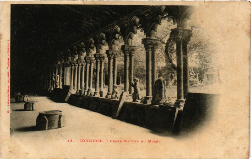 Carte postale ancienne Toulouse - Grand Cloitre du Musée à Toulouse