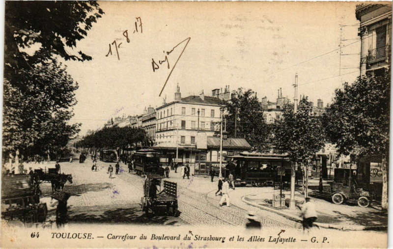 Carte postale ancienne Toulouse Carrefour du Boulevard du Strasbourg et les Allées Lafay à Toulouse