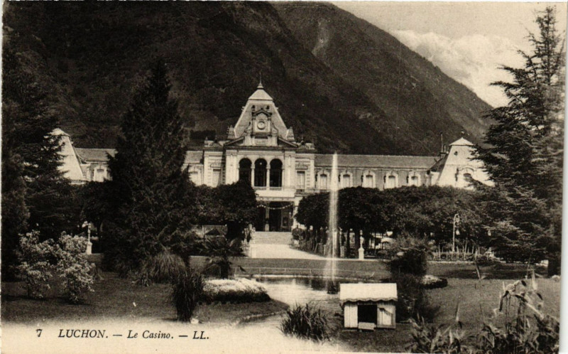 Carte postale ancienne Luchon - Le Casino