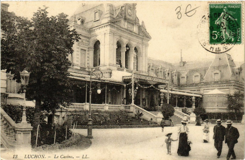 Carte postale ancienne Luchon - Le Casino