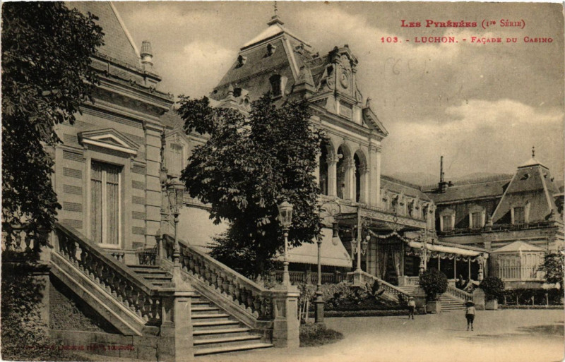 Carte postale ancienne Luchon - Facade du Casino