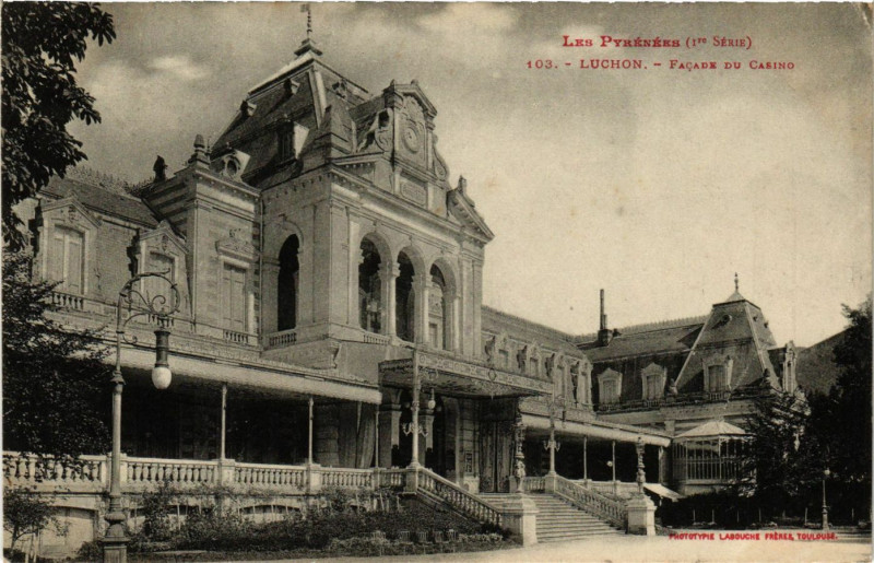 Carte postale ancienne Luchon - Facade du Casino