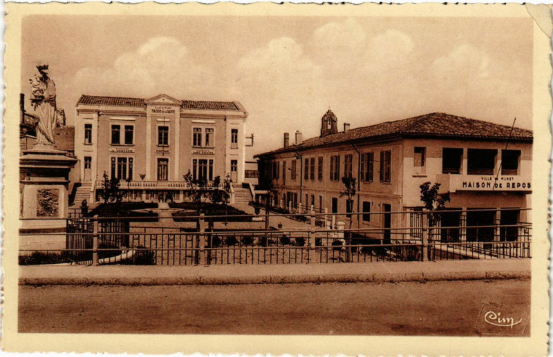 Carte postale ancienne Muret - Maison de la Sante Maison de repos - Statue de la Vierge à Muret