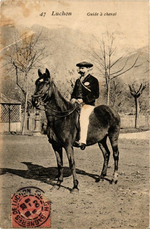 Carte postale ancienne Luchon - Guide a chevat